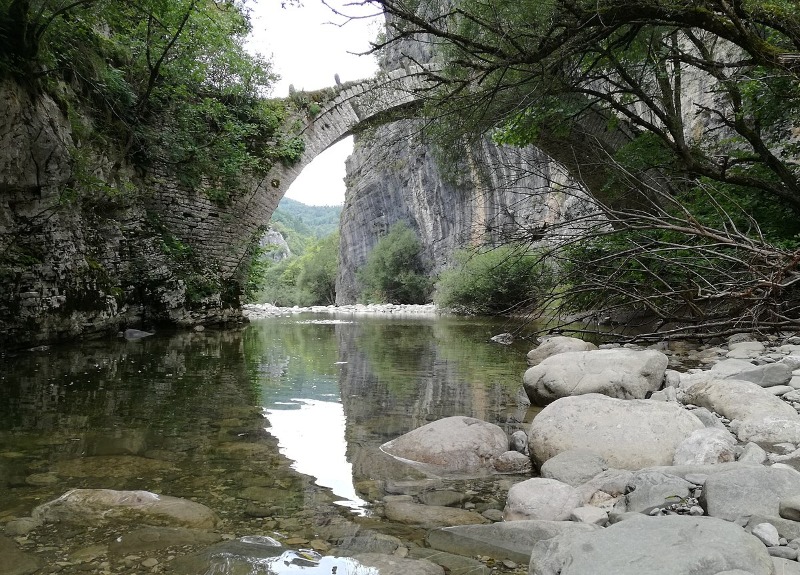 Ζαγοροχώρια,_γεφύρι_Κοντοδήμου_ή_Λαζαρίδη.jpg